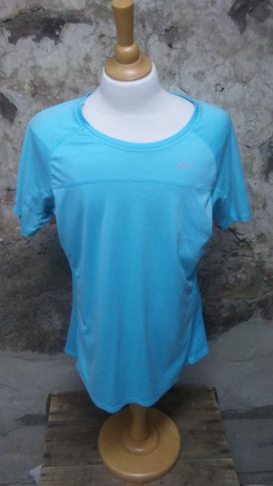 T-shirt bleu pâle Nike M