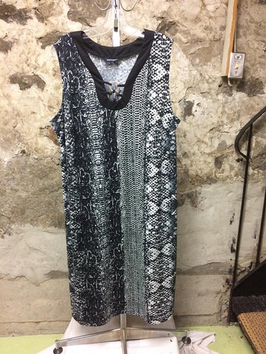 Robe noire et blanche Penningtons 2XL